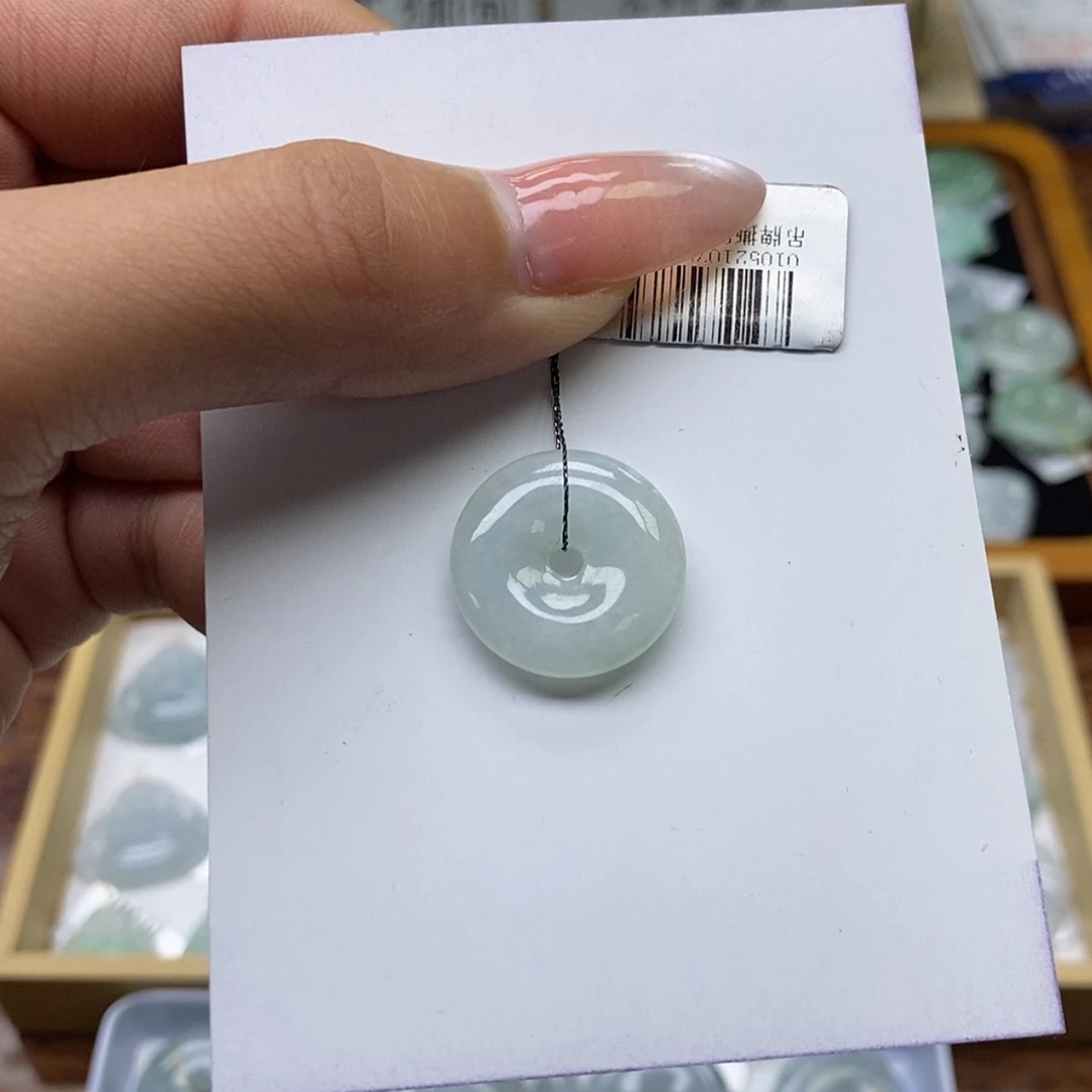 【闪购商品】翡翠颈饰未镶嵌平安扣