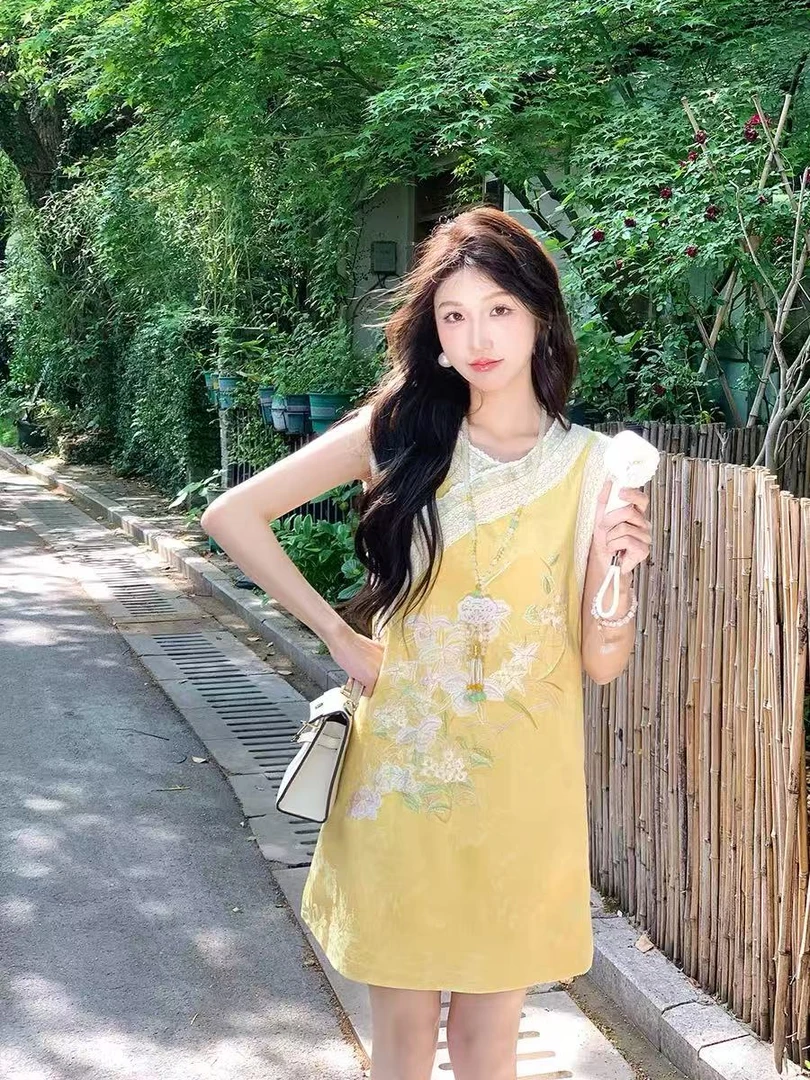 新中式国风刺绣无袖连衣裙女2025夏季新款背心裙C518