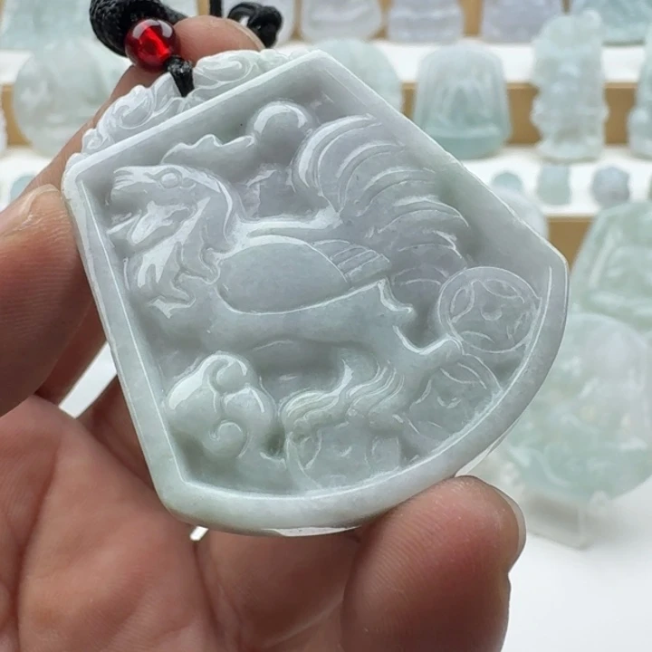 爱***朱翡翠未镶嵌颈饰天然缅甸A货翡翠