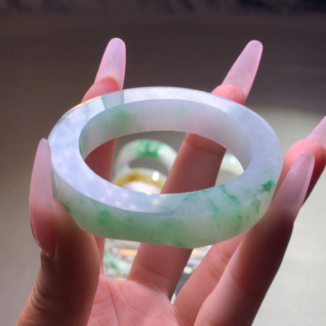 定制翡翠未镶嵌手镯