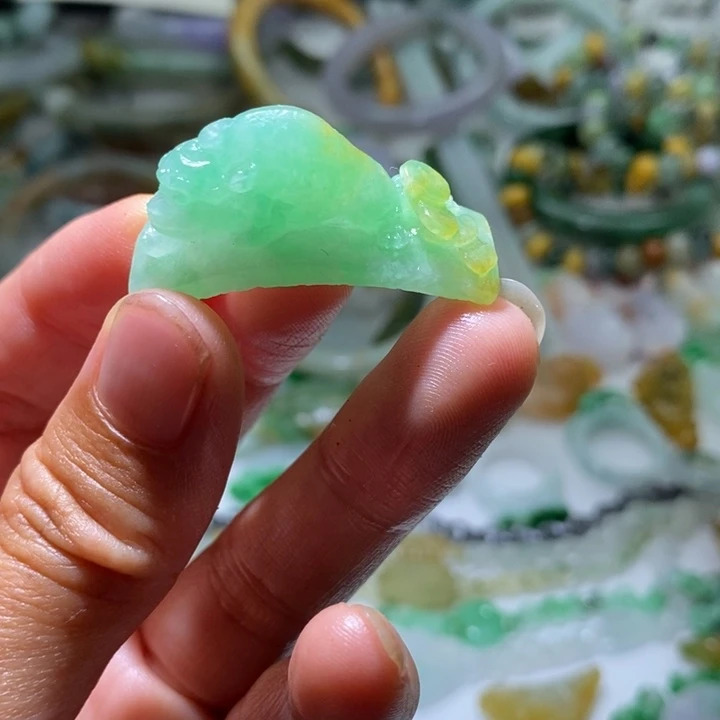 小***哥定制翡翠未镶嵌毛货