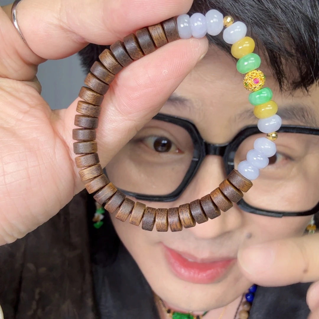 翡翠18K金镶嵌颈饰一件