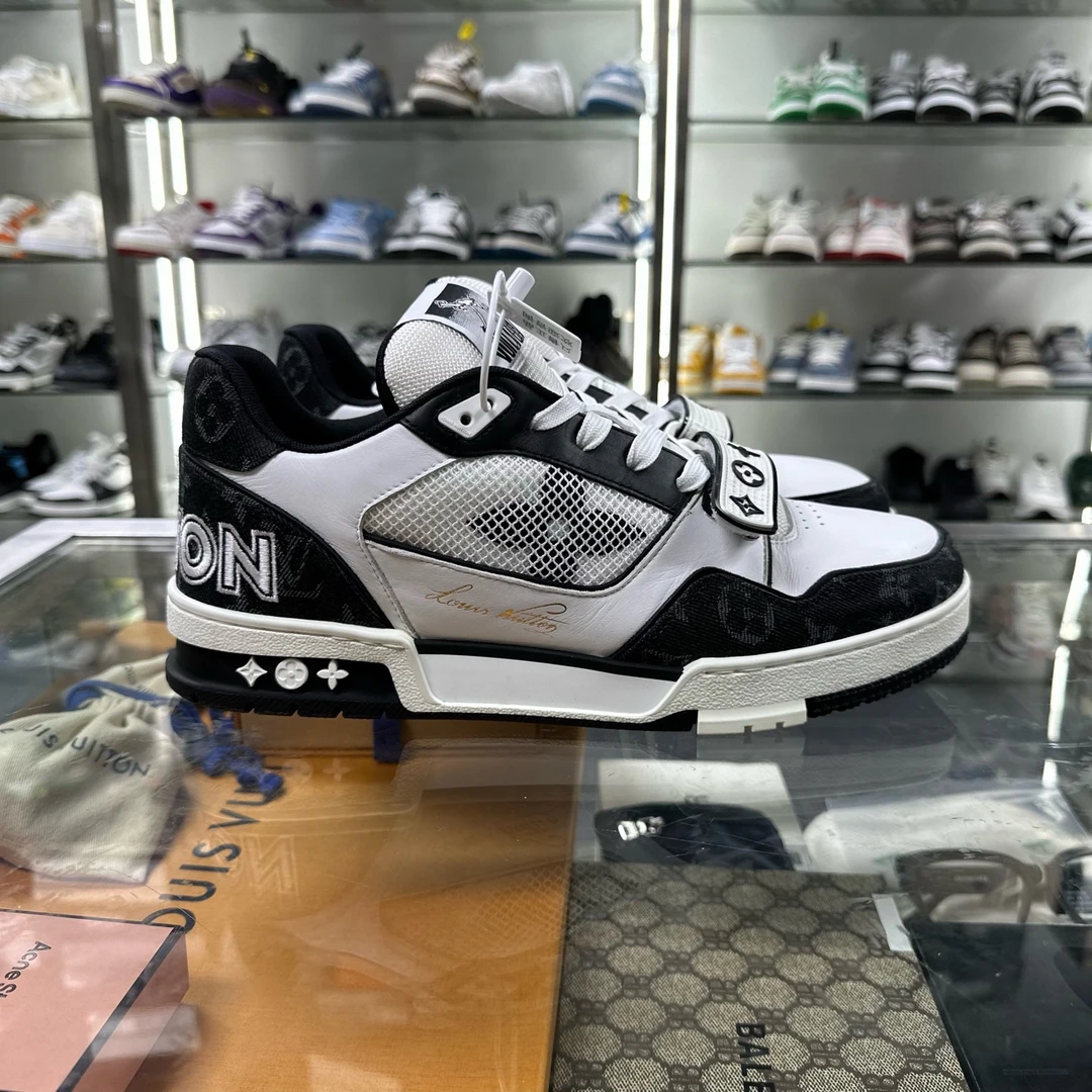 99新 LouisVuitton/路易威登 TRAINER 黑白魔术贴 42码 YH17039