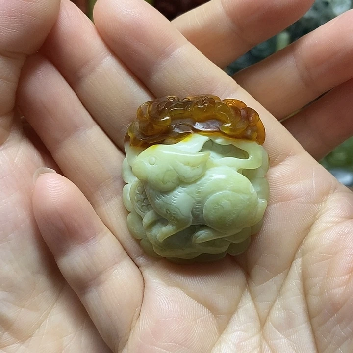 岫玉未镶嵌吊坠(赠链)