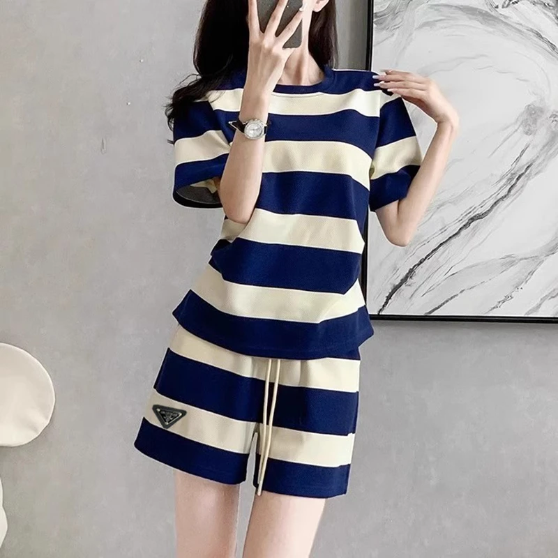 简约通勤韩版时尚套装时尚减龄休闲条纹后妈休闲独特后妈防晒衣