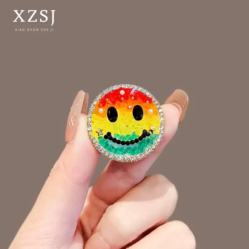 铜合金胸针 新款水晶百搭胸花女设计感轻奢防走光扣西装别针配饰