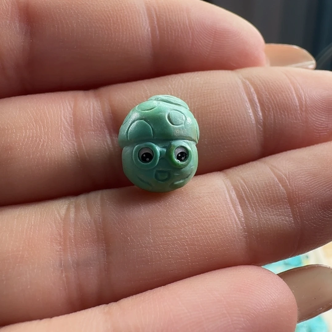 绿松石未镶嵌颈饰