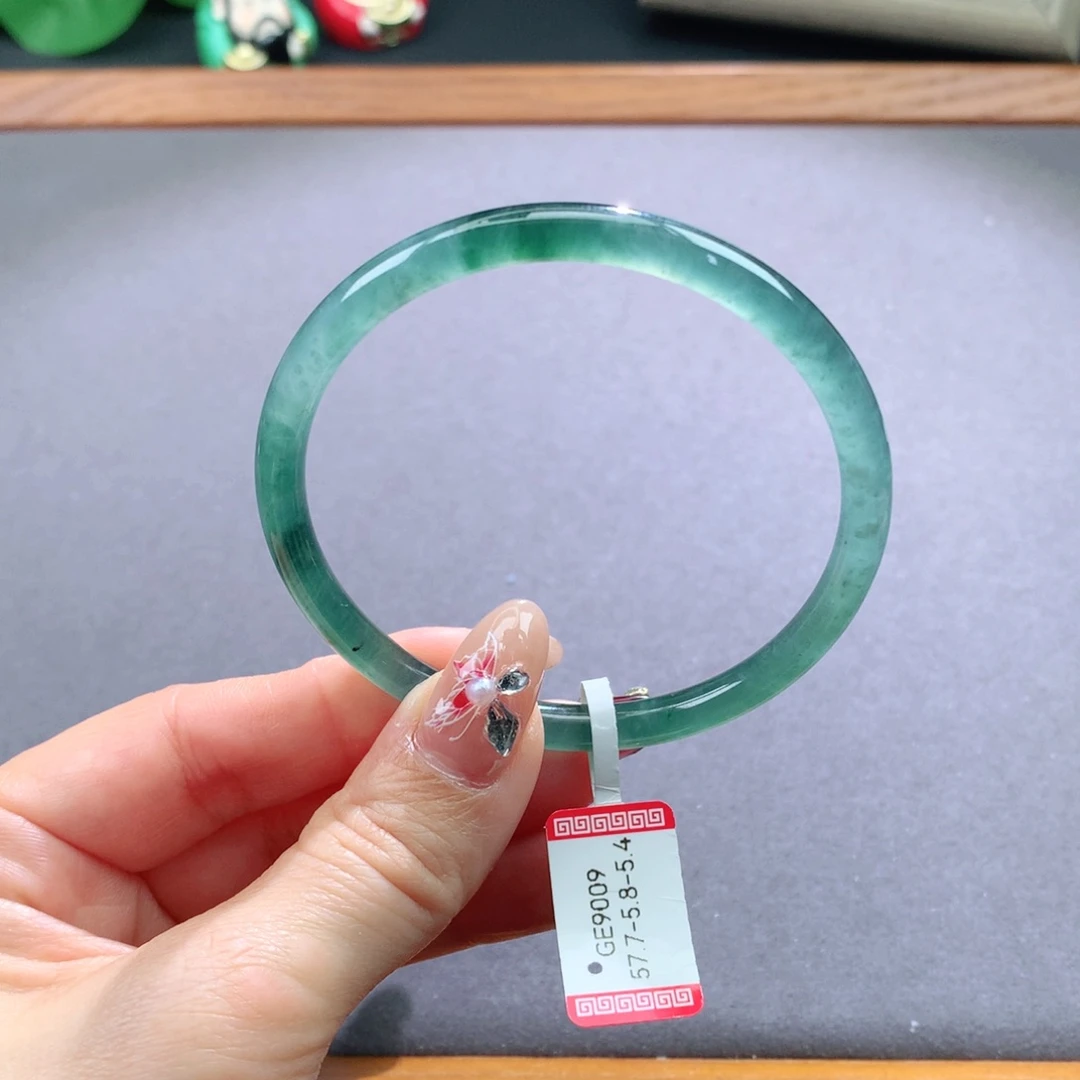 翡翠手镯未镶嵌天然翡翠手镯叮当镯