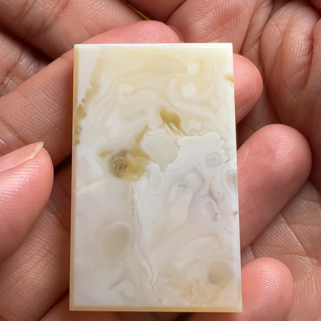 蜜蜡吊坠(不含链)未镶嵌无烤色无优化无补胶无煮蜜无辐照无煮蜜