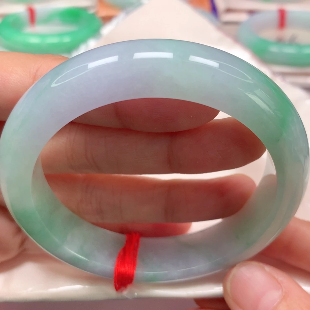 翡翠手镯未镶嵌冰春彩
