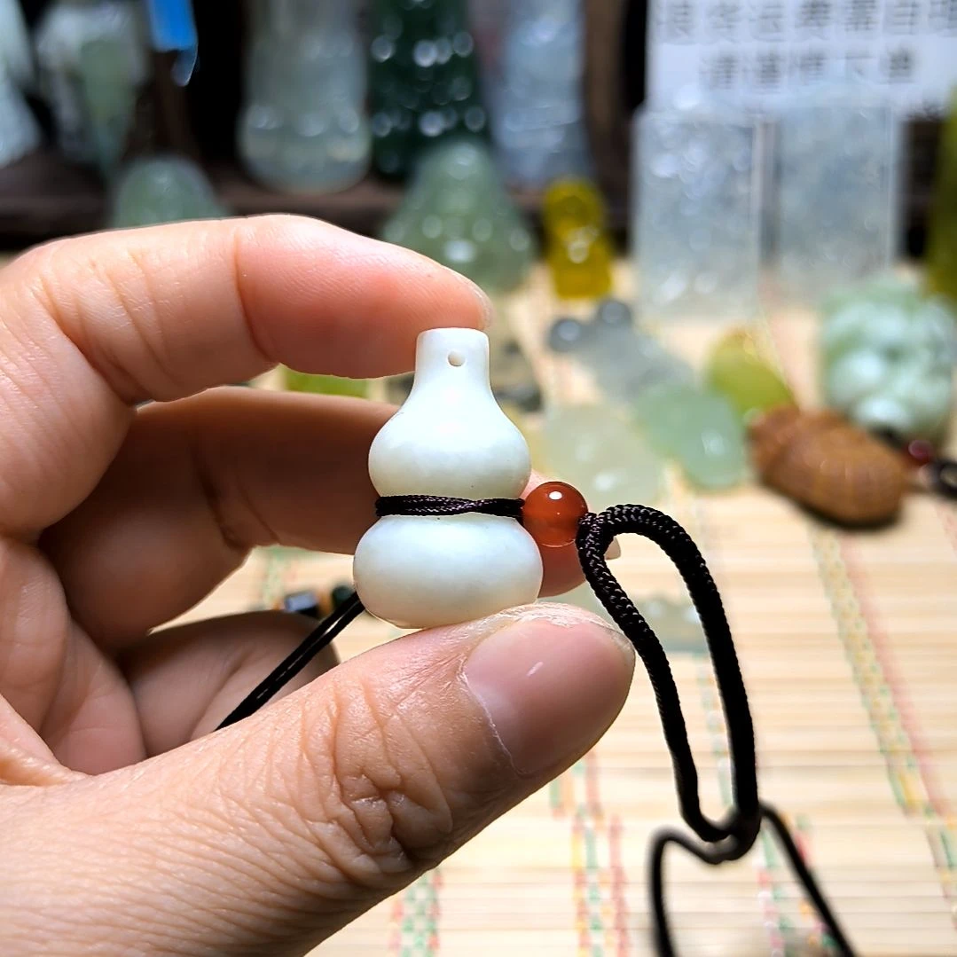 秋***来岫玉未镶嵌吊坠(不含链)