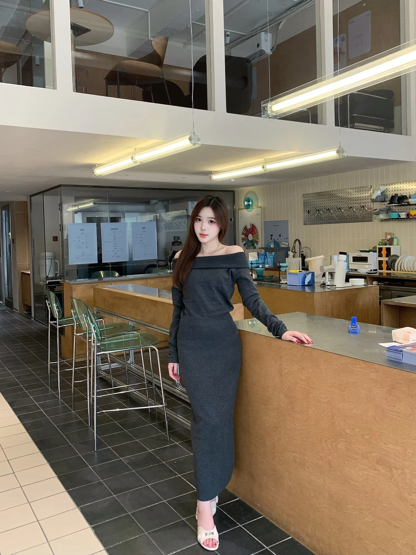 一字肩露肩慵懒风气质针织上衣两件套秋冬温柔风高级感半身裙套装