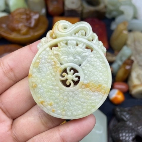 蛇纹石玉未镶嵌颈饰96