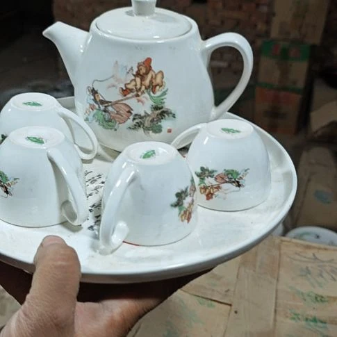 库存微瑕三打白骨精多孔茶壶一套