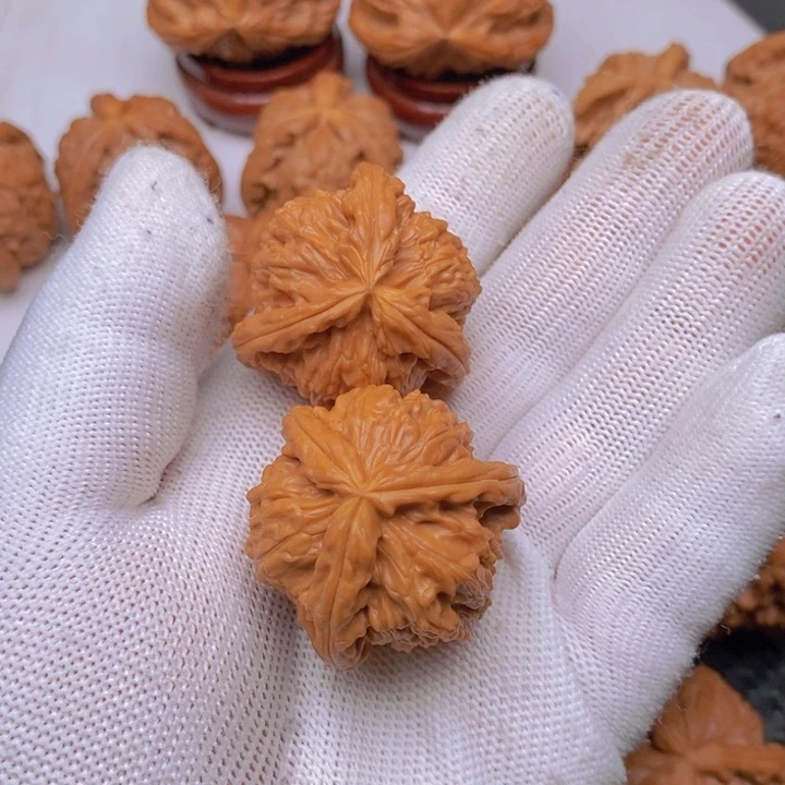 Y***H核桃手串/手链拼接白狮子3