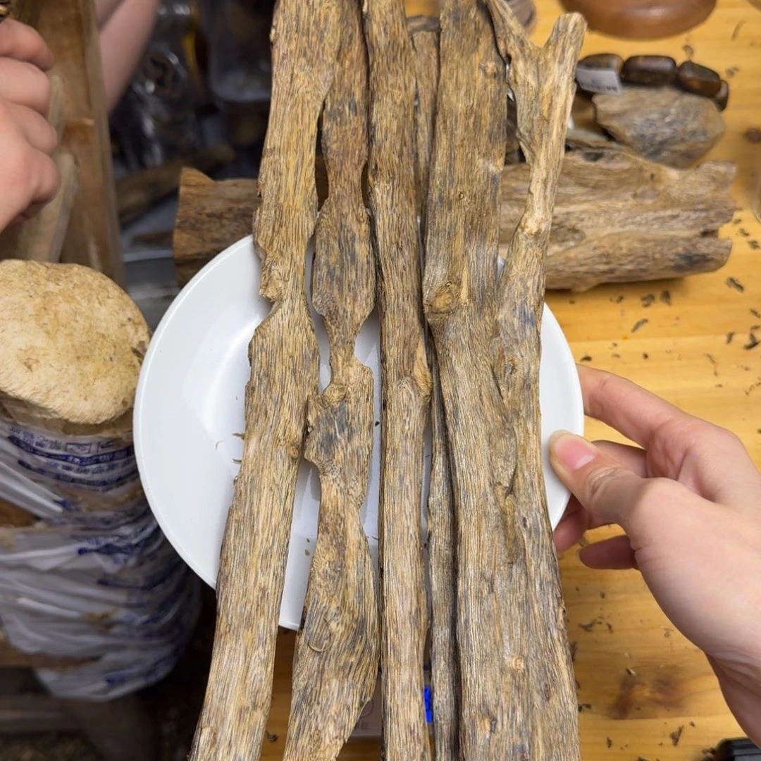 沉香手把件白棋品种块料155克