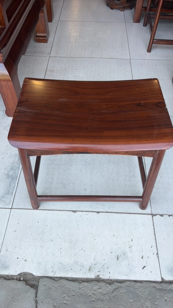 元宝凳，北方榆木材质，榫卯工艺结构