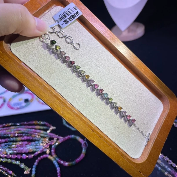 银爱心碧玺镶嵌款式精美手工