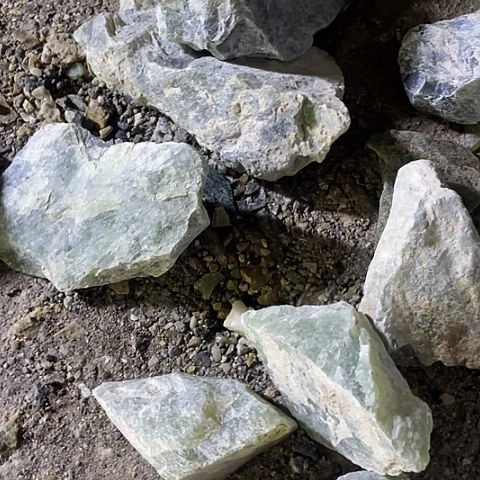 蛇纹石玉珠宝半成品未镶嵌