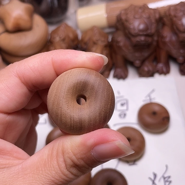 檀香木老山檀香小平安扣瑕疵