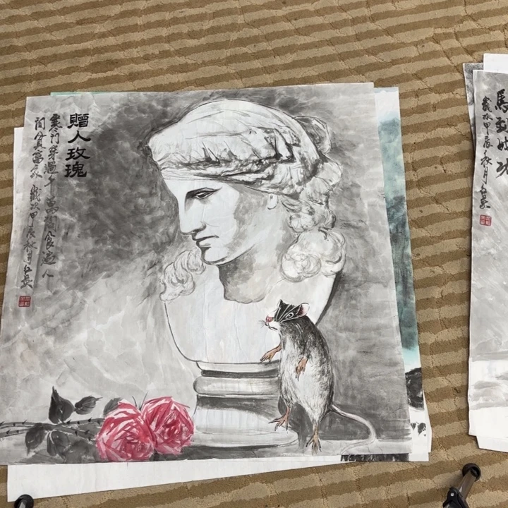国画花鸟等图案为一体而得