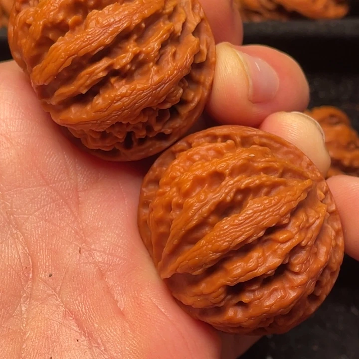 文玩核桃把件秦岭山脉核桃