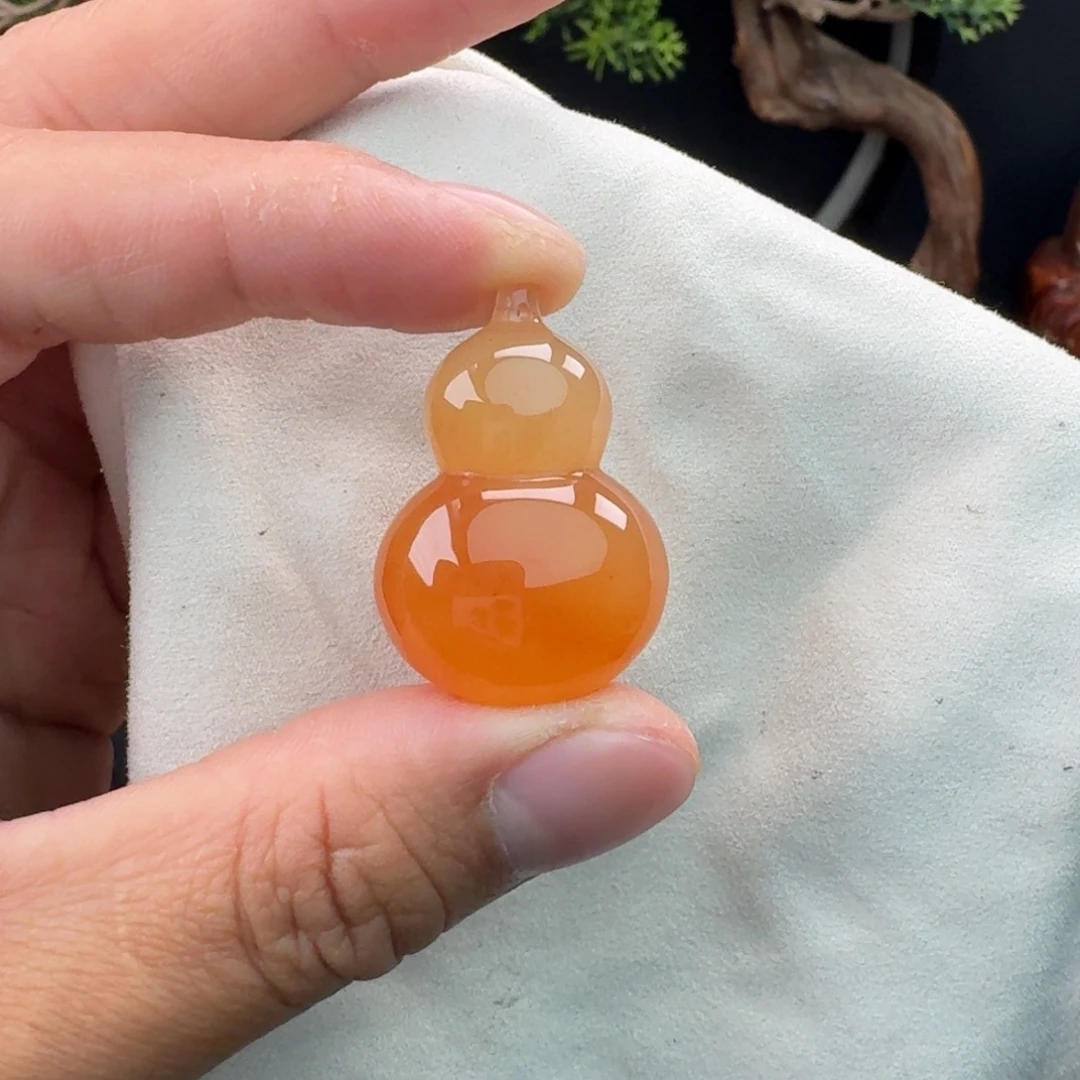 石英质玉（黄龙玉）未镶嵌吊坠(不含链)