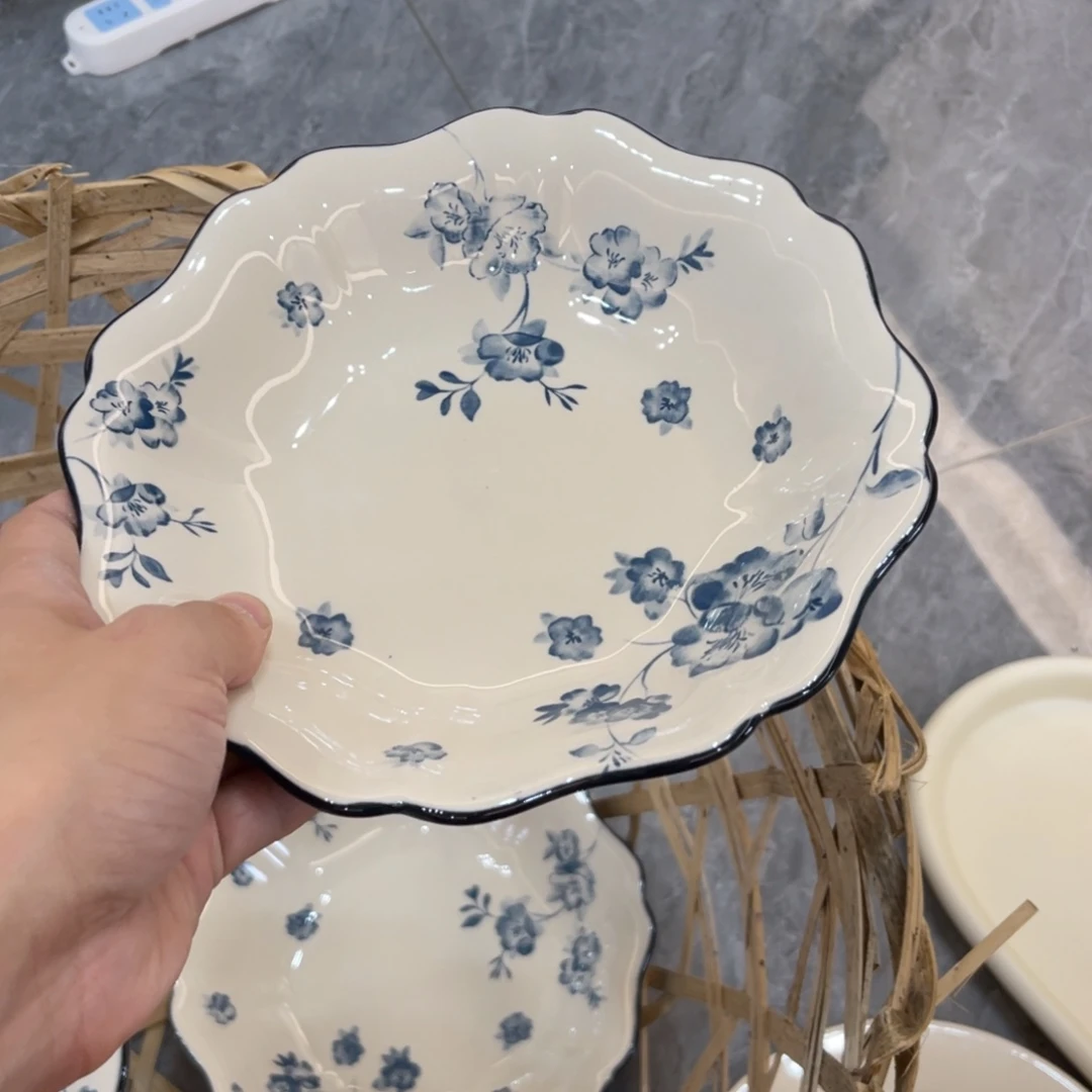 陶瓷微瑕餐具介意勿拍，满18飞！