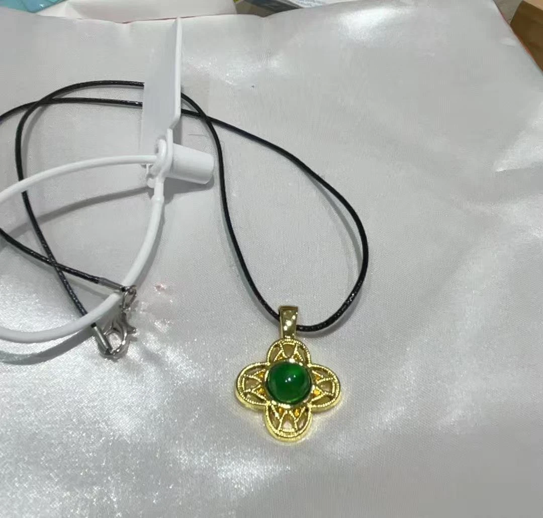 天然四叶草玛瑙吊坠