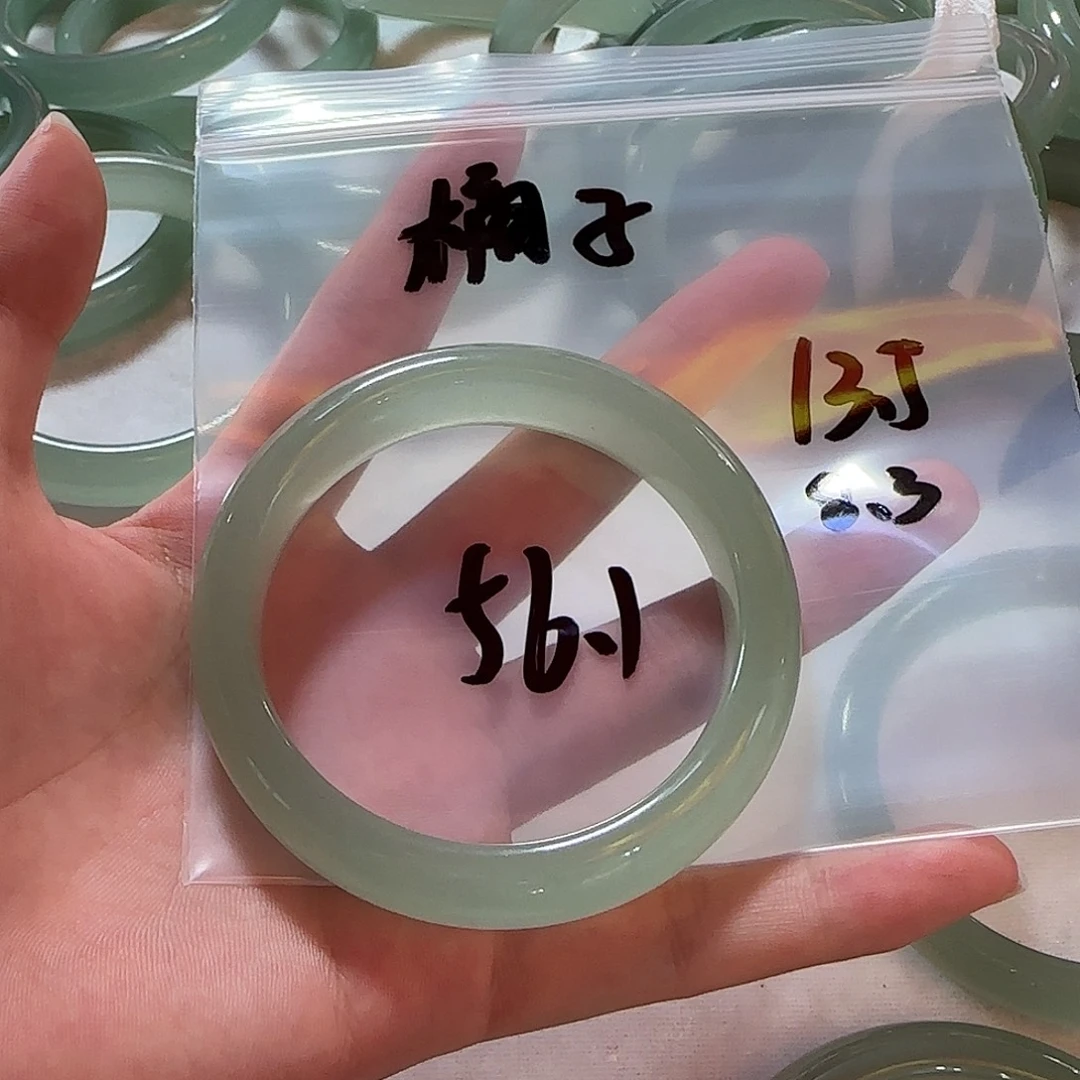 东陵石手镯未镶嵌