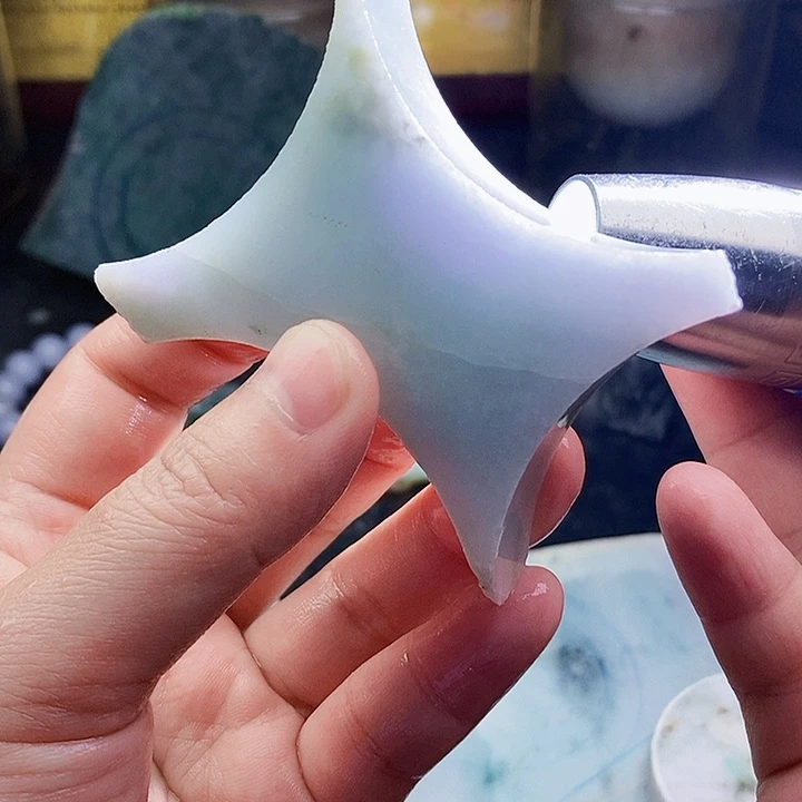 翡翠未镶嵌颈饰毛料14