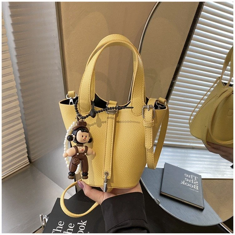 包包女2025新款时尚百搭菜篮子水桶包女士通勤洋气网红单肩斜挎包