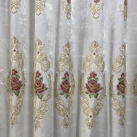 白色绣花布帘6.3米打孔