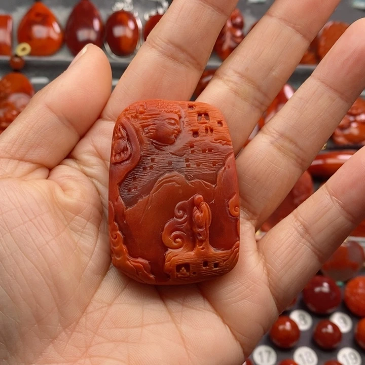 南红玛瑙吊坠(不含链)未镶嵌M****?
