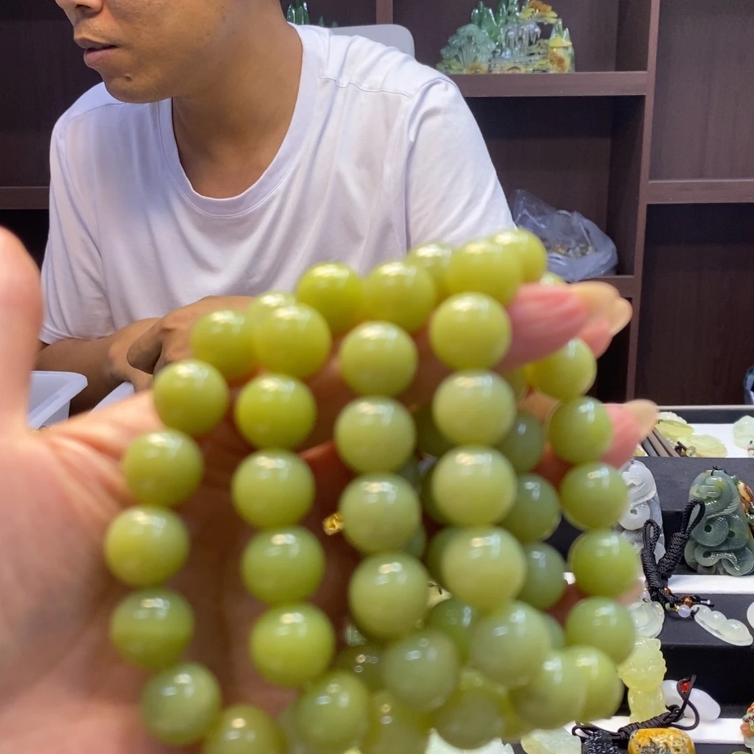 未镶嵌蛇纹石玉颈饰