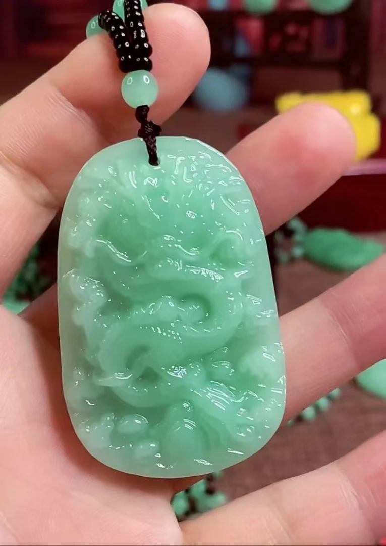 1.浅绿龙牌经典国风吊坠