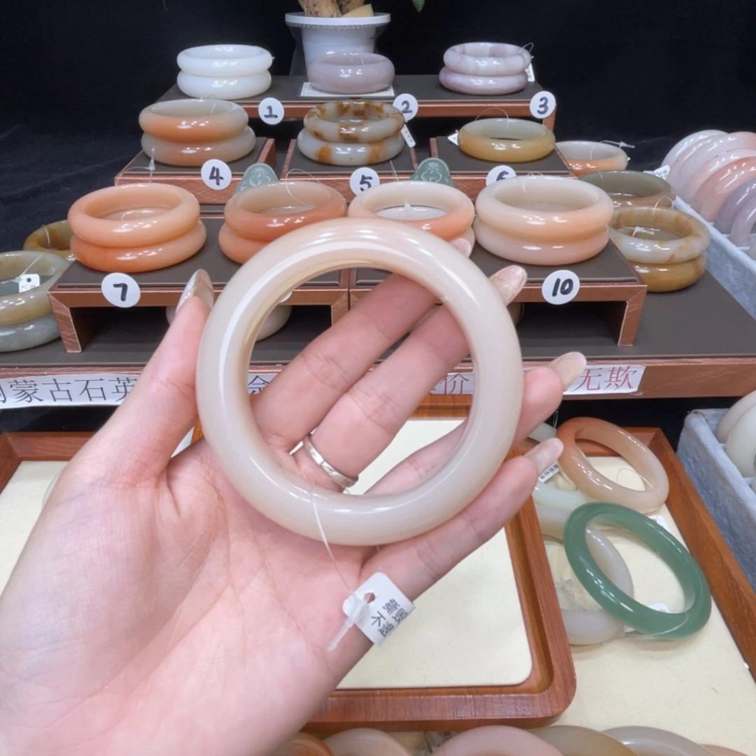 5***.石英岩玉未镶嵌手镯