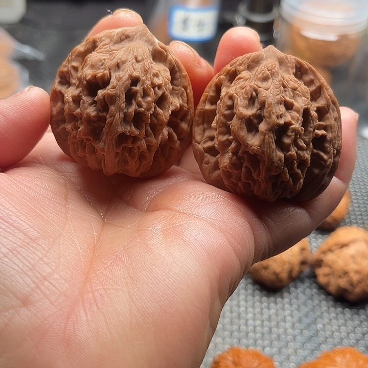 把件桃核全品虎头边44