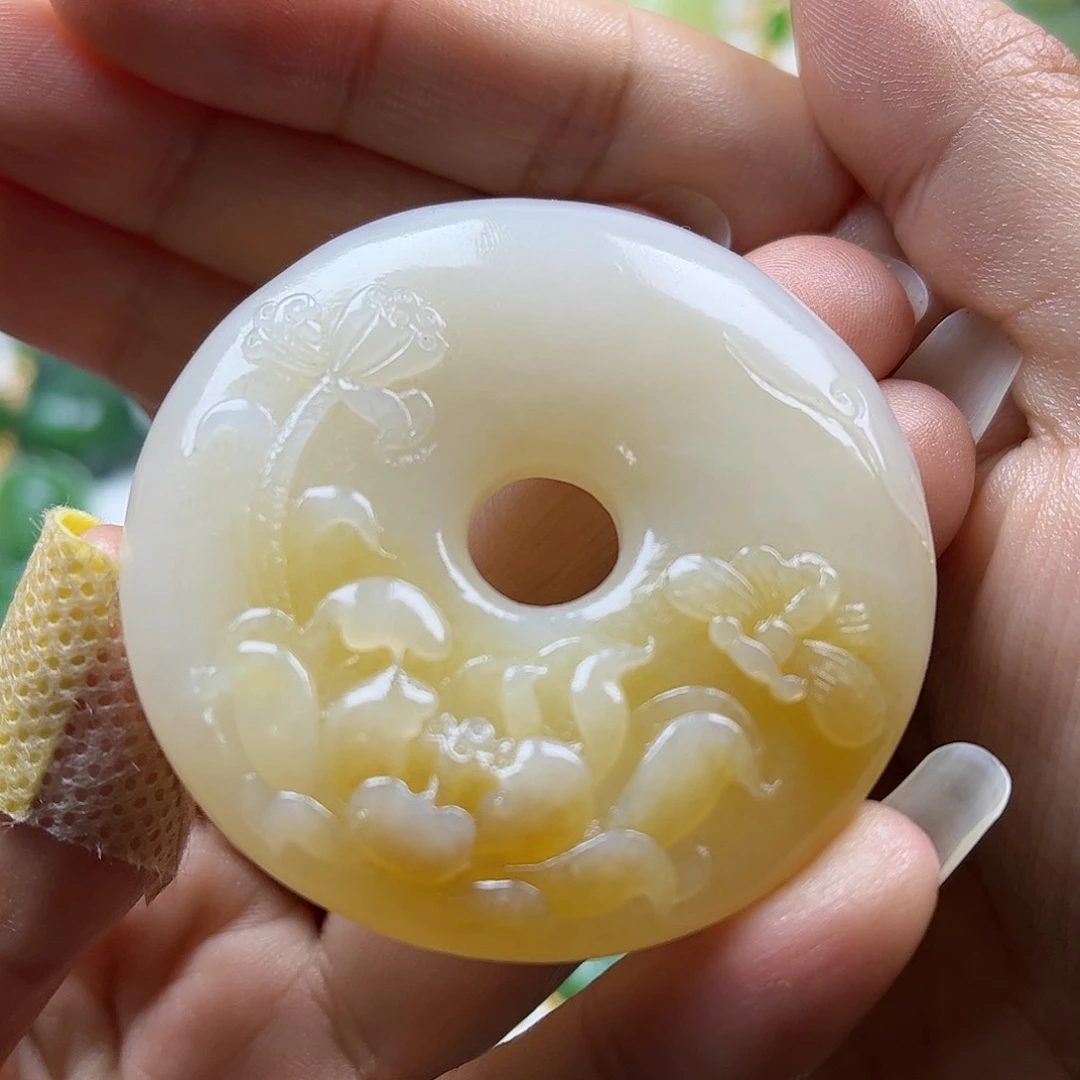 和田玉吊坠未镶嵌