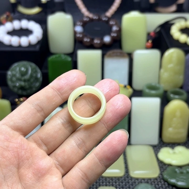 【闪购商品】和田玉未镶嵌颈饰珲****宿