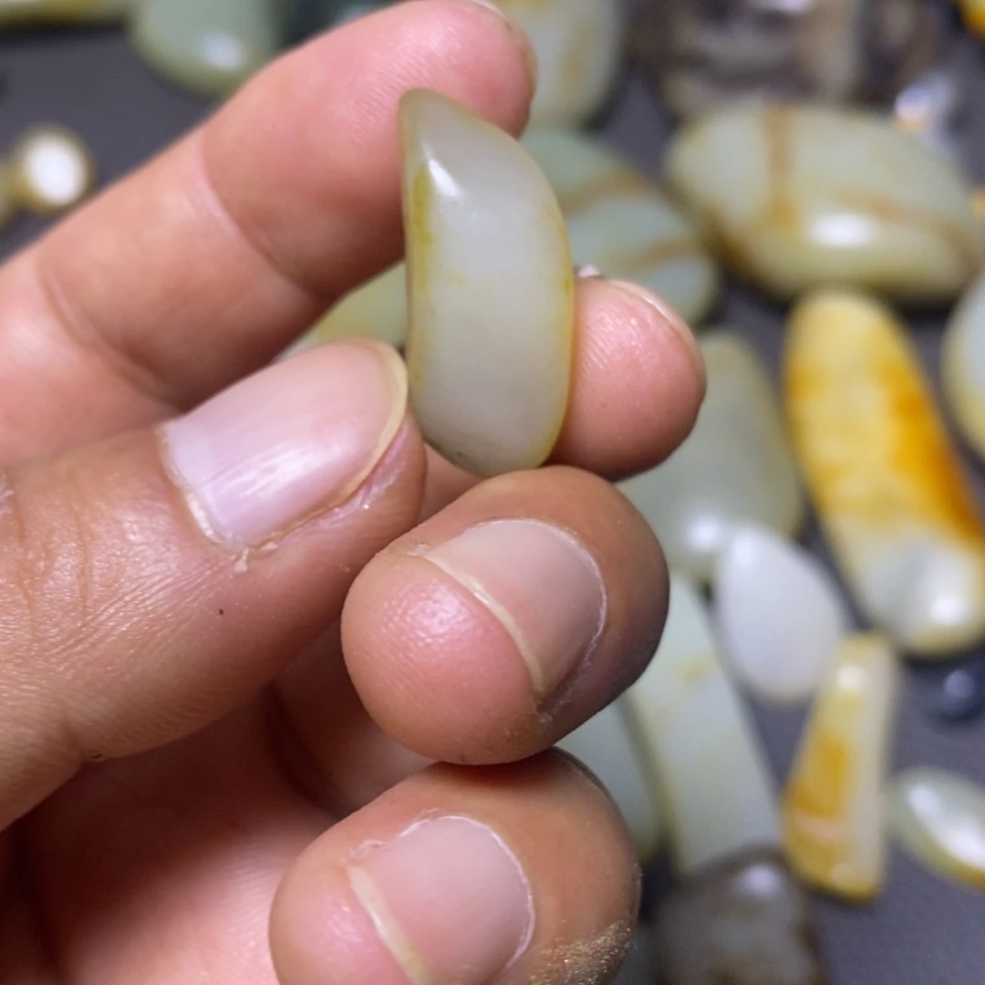 和田玉（糖玉）未镶嵌挂件