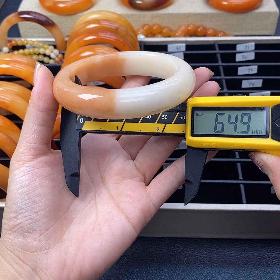 未镶嵌石英质玉（黄龙玉）手镯59号