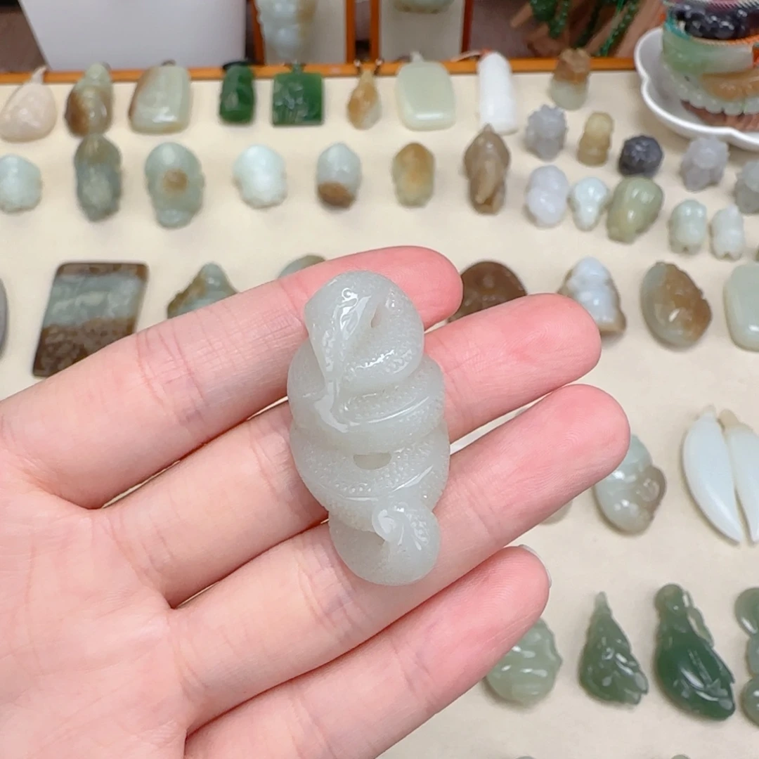 颈饰未镶嵌和田玉