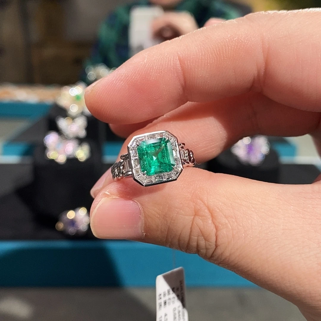 戒指祖母绿18K金镶嵌吉尔德极微油vvg1.84ct