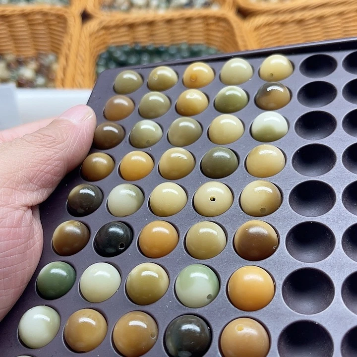 白玉菩提吊坠精品12飘花圆珠50颗