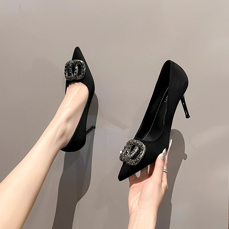 黑色高跟鞋女2025年水钻新款尖头细跟设计感气质法式性感职业单鞋