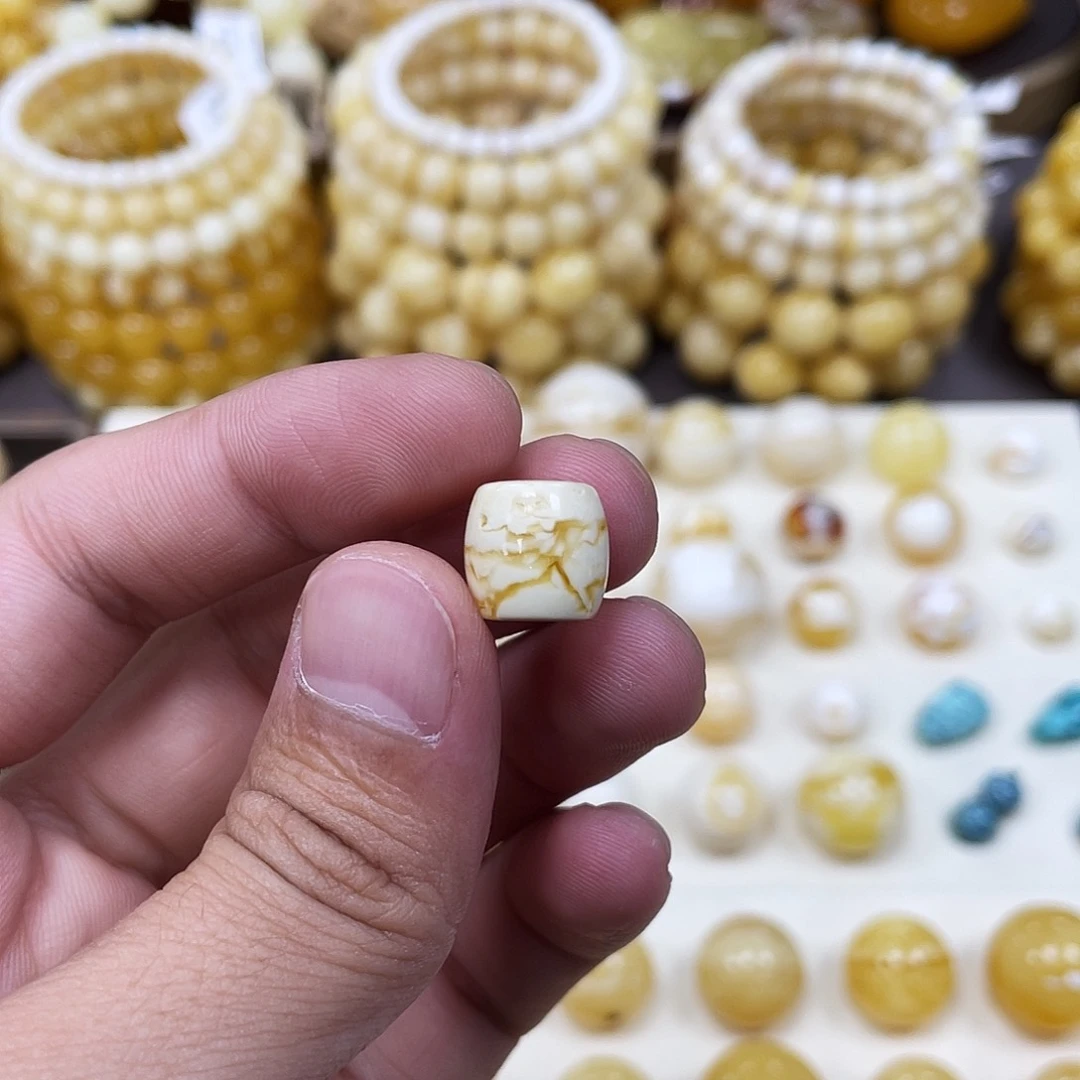 未镶嵌蜜蜡珠宝奇石11.6mm*11.2mm瑕疵款｜金丝直切