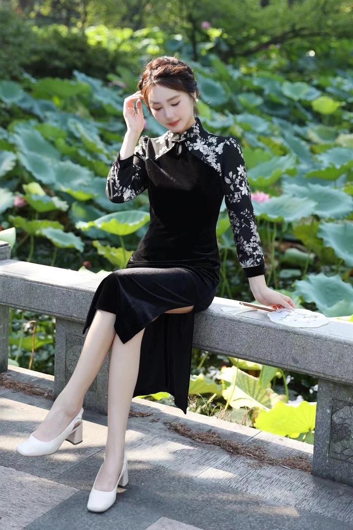 半圆常规款网红春季中国风绒丝黑色拼接新中式优雅中袖中长款旗袍