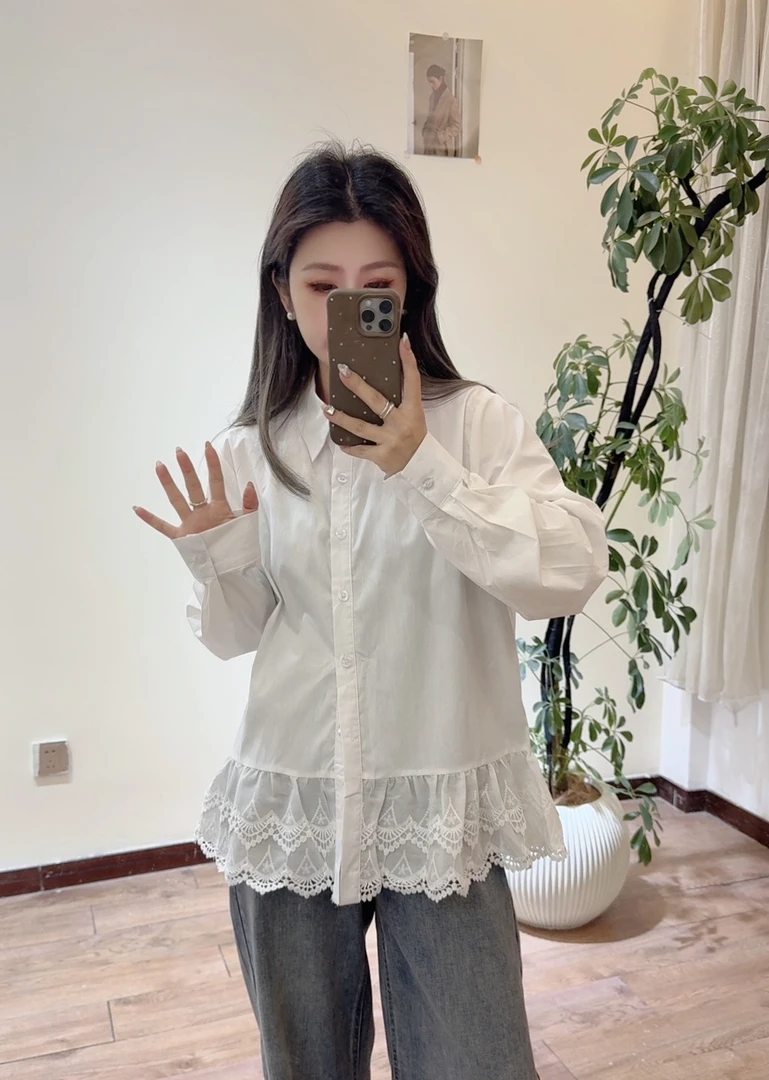 小思 早春重工拼接立体刺绣钩花中长款衬衣