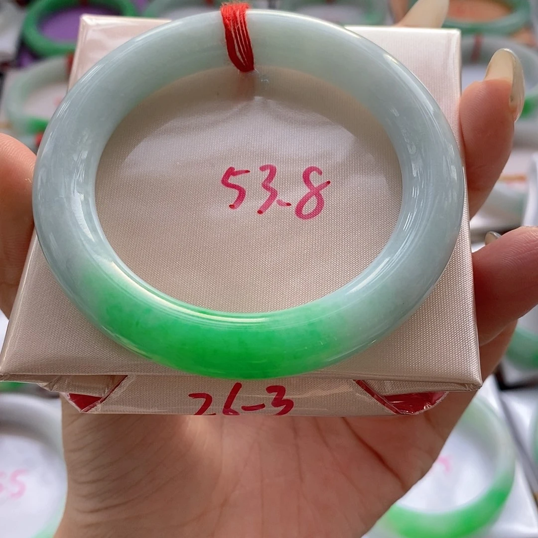 翡翠手镯未镶嵌手镯